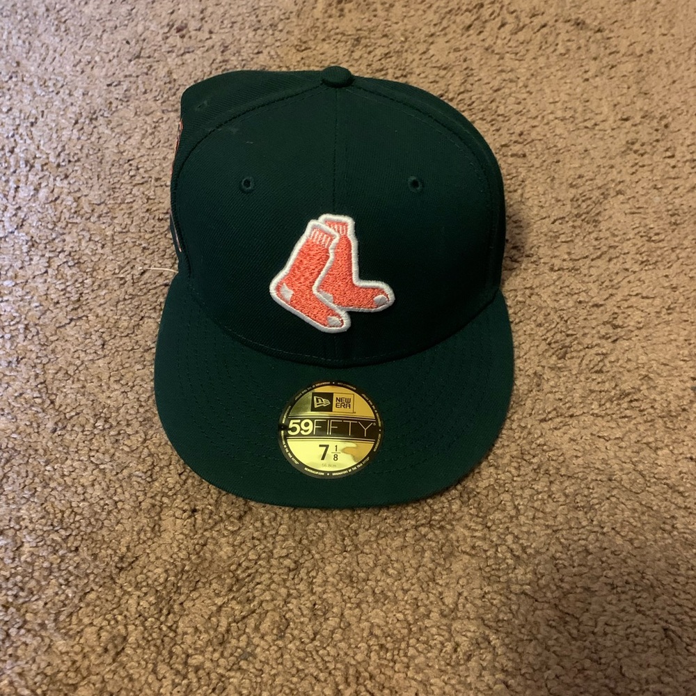 Fitted hat